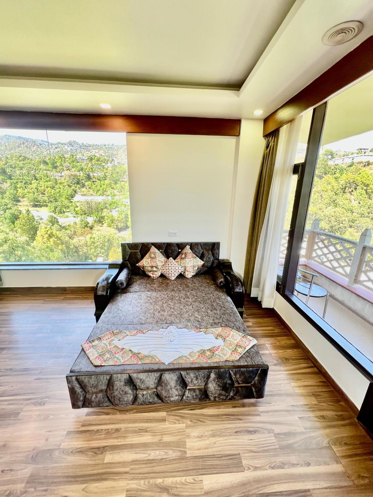 Sea Hawk - Luxury Hill Resort 4 Mins From Bhimtal Lake Eksteriør bilde