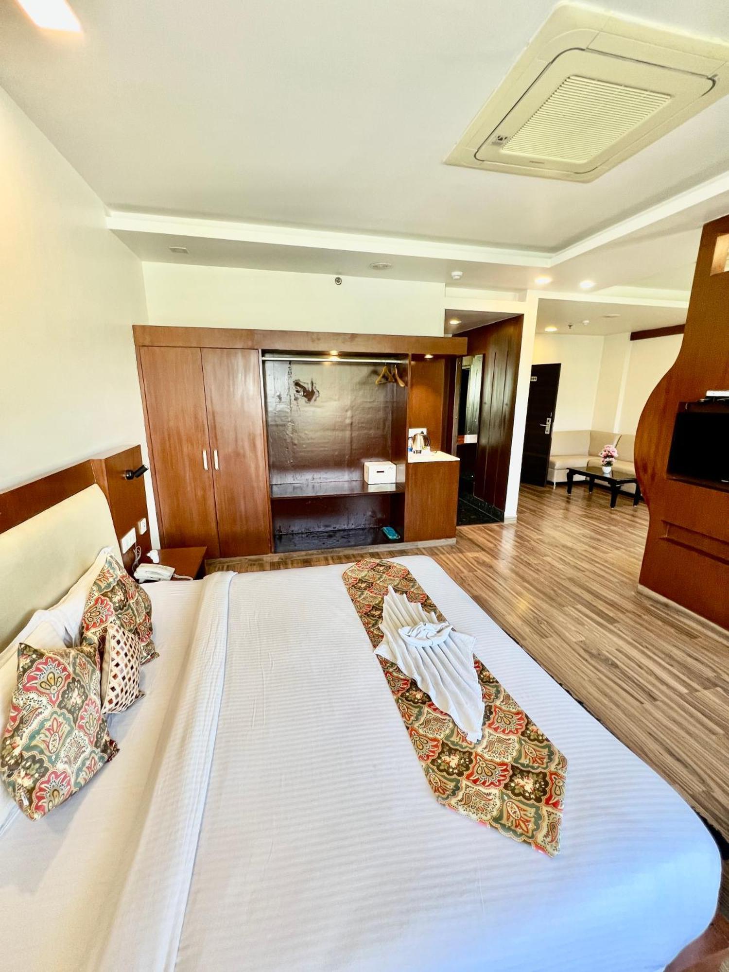Sea Hawk - Luxury Hill Resort 4 Mins From Bhimtal Lake Eksteriør bilde