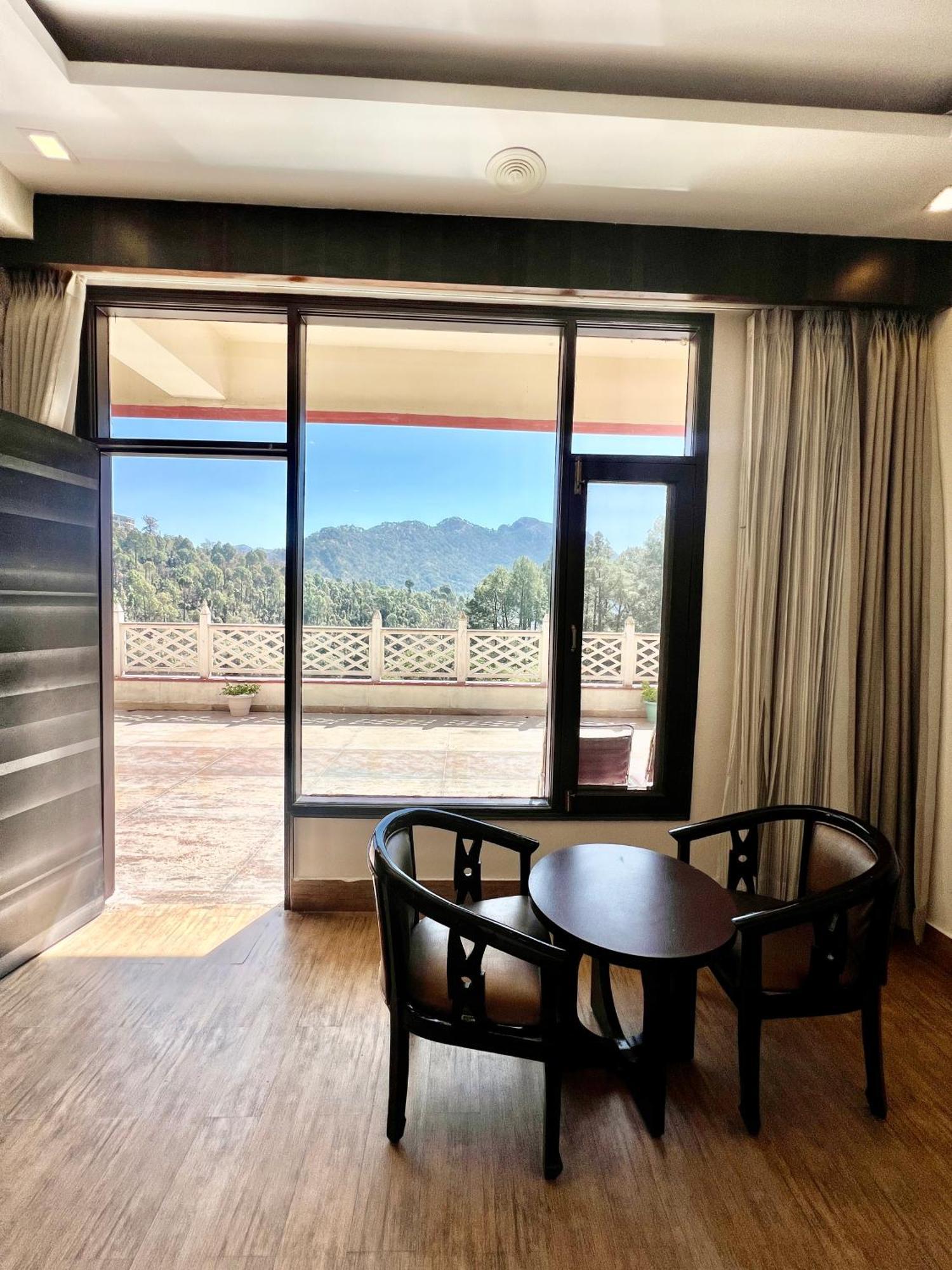 Sea Hawk - Luxury Hill Resort 4 Mins From Bhimtal Lake Eksteriør bilde