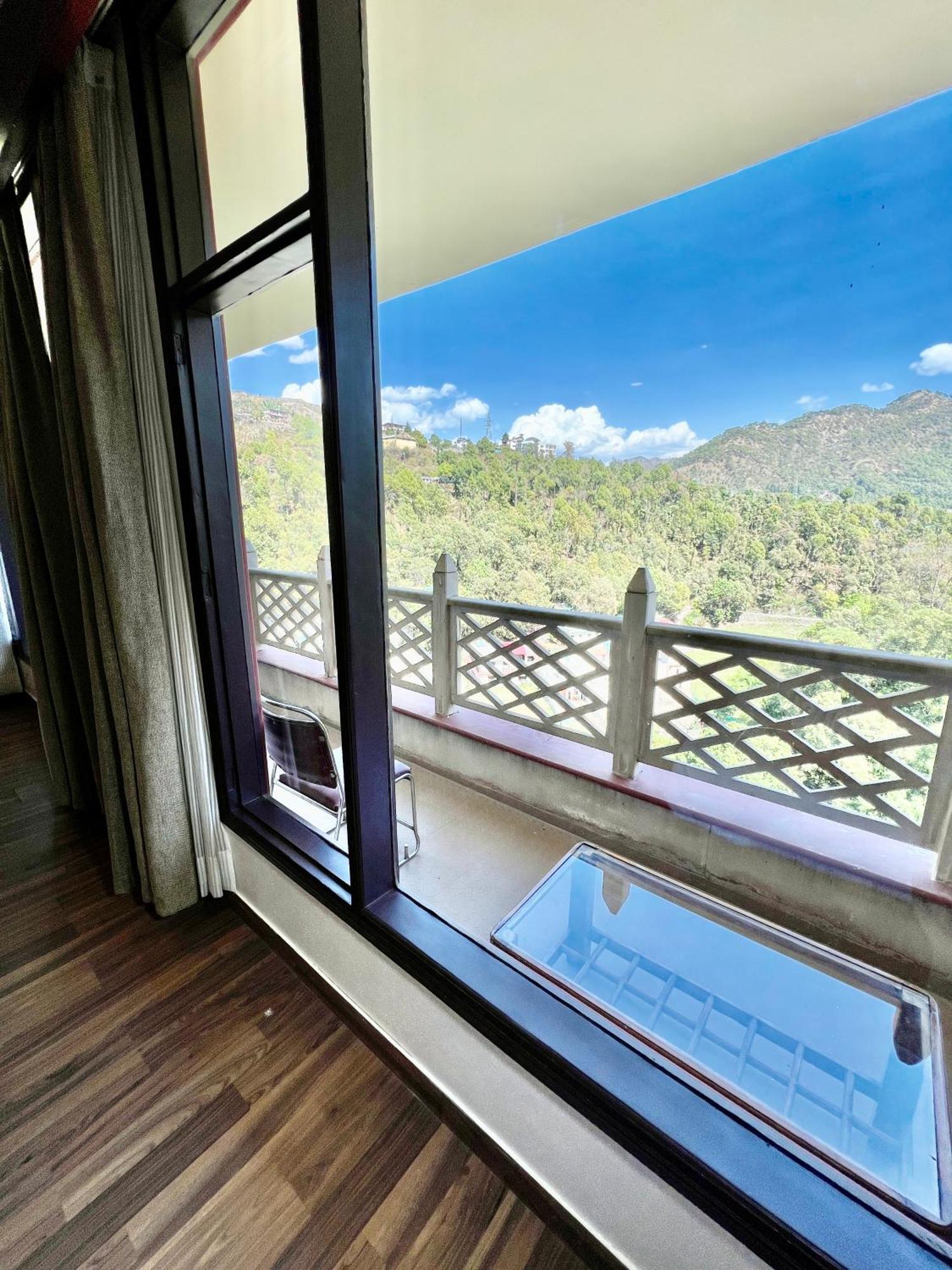 Sea Hawk - Luxury Hill Resort 4 Mins From Bhimtal Lake Eksteriør bilde