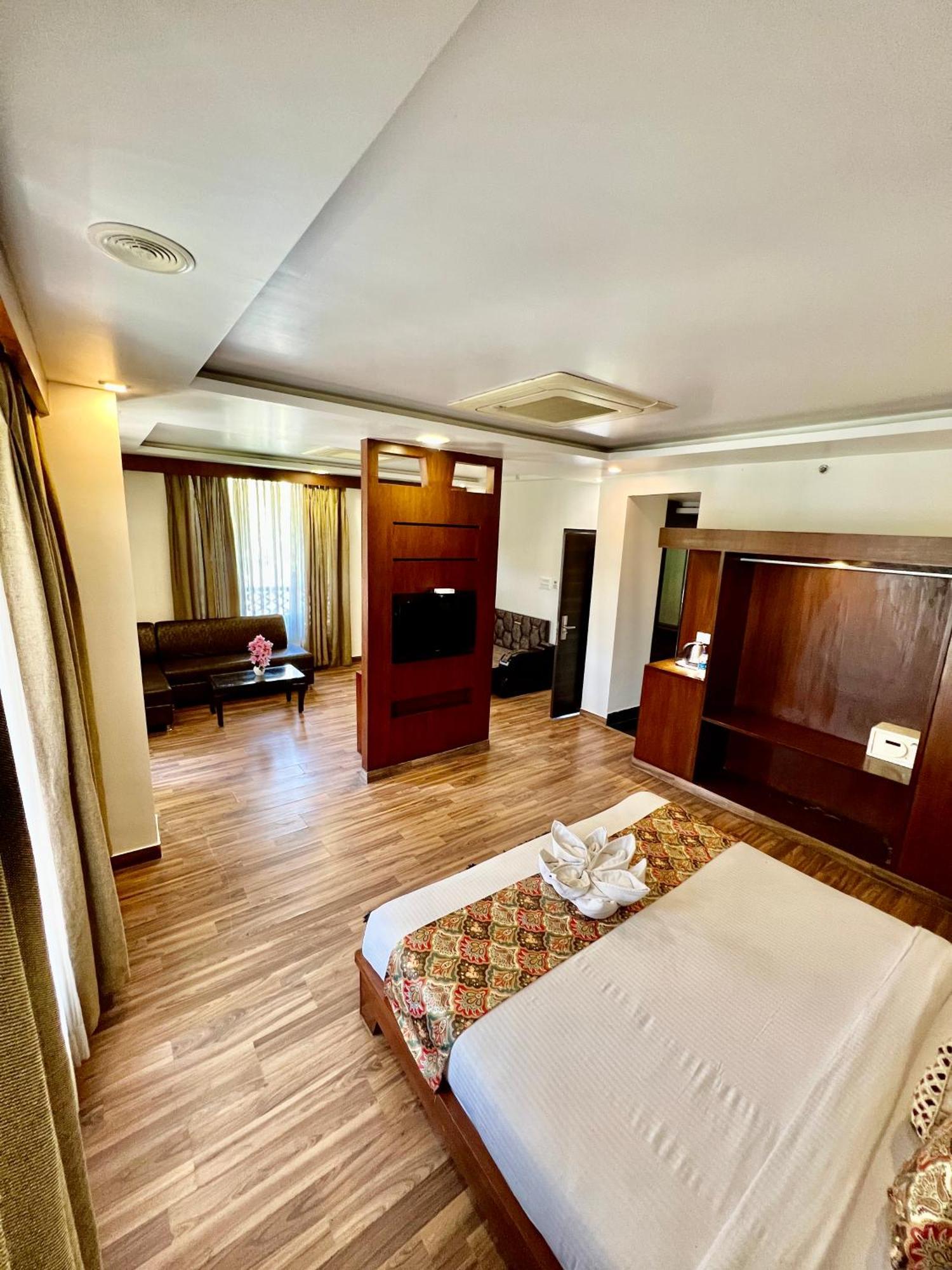 Sea Hawk - Luxury Hill Resort 4 Mins From Bhimtal Lake Eksteriør bilde