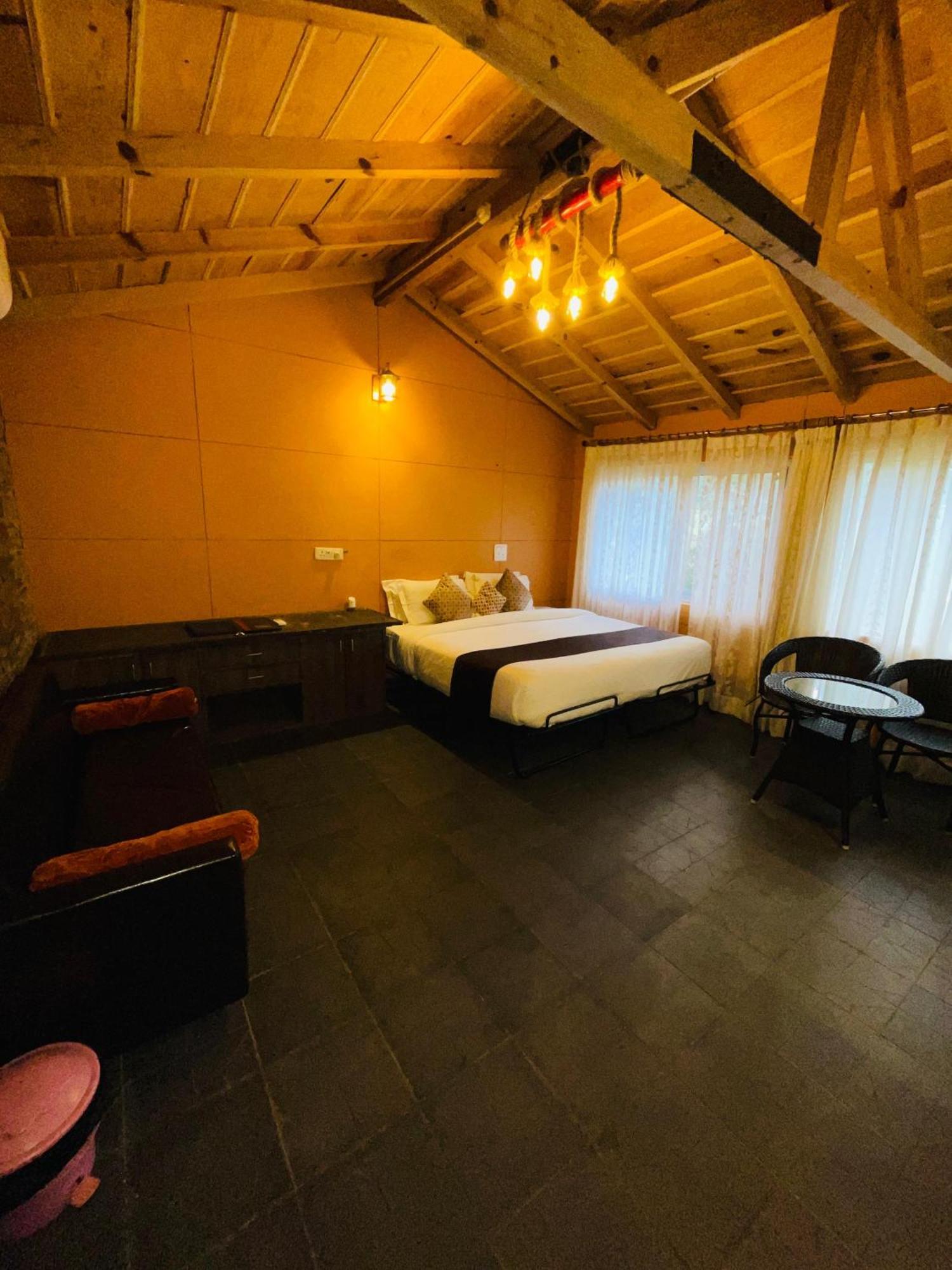 Sea Hawk - Luxury Hill Resort 4 Mins From Bhimtal Lake Rom bilde
